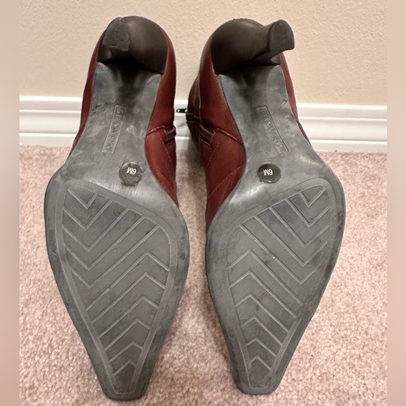Gianni Bini brown boot. Size 6. - Picture 6 of 10